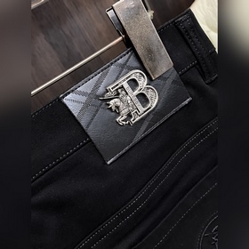 Эксклюзивная новинка Burberry： модные 