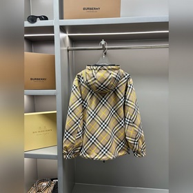 Двусторонняя куртка BURBERRY в клетку 