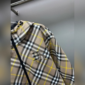 Двусторонняя куртка BURBERRY в клетку 