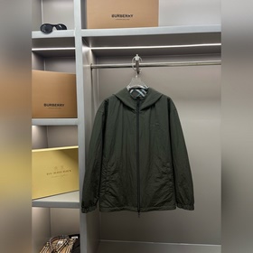 Двусторонняя куртка BURBERRY в клетку 