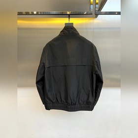 Burberry Осень/Зима 2025 Куртка с воро