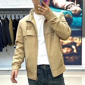 Burberry Осень/Зима 2025 Куртка с воро