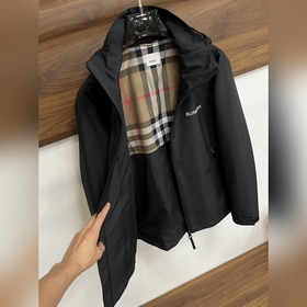 Презентация коллекции Burberry Pre-Fal