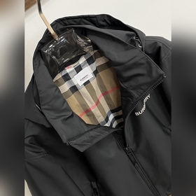 Презентация коллекции Burberry Pre-Fal