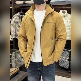 Презентация коллекции Burberry Pre-Fal