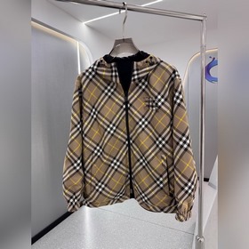 Новая двусторонняя куртка Burberry Э