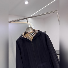 Новая двусторонняя куртка Burberry Э
