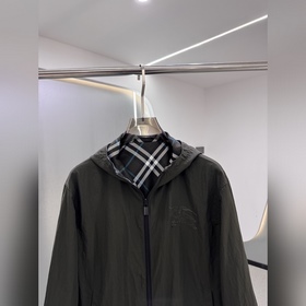 Новая двусторонняя куртка Burberry Э