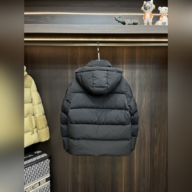 Флагманская пуховая куртка Burberry： н