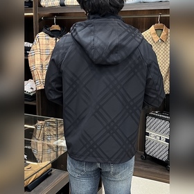 Презентация коллекции Burberry Pre-Fal