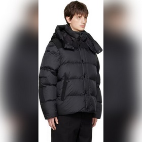 Официальный сайт Burberry обновил изоб