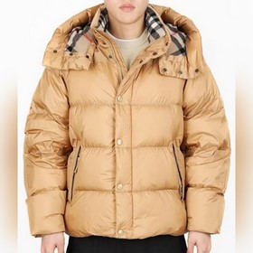 Официальный сайт Burberry обновил изоб