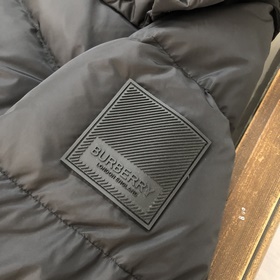 Новая коллекция Burberry уже доступна 
