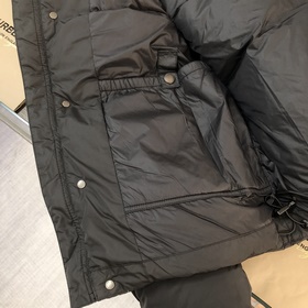 Новая коллекция Burberry уже доступна 