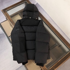 Новая коллекция Burberry уже доступна 