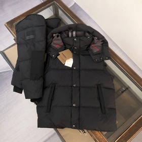 Новая коллекция Burberry уже доступна
