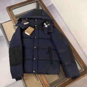 Новая коллекция Burberry уже доступна