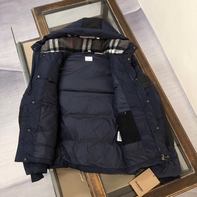 Новая коллекция Burberry уже доступна 