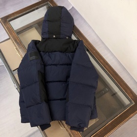 Новая коллекция Burberry уже доступна 