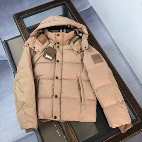 Новая коллекция Burberry уже доступна
