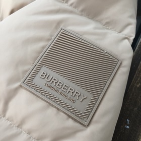 Новая коллекция Burberry уже доступна 