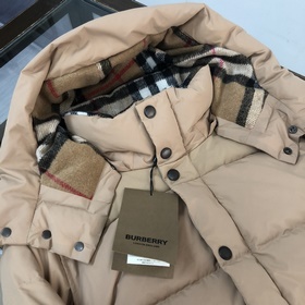 Короткая пуховая куртка Burberry BBR с