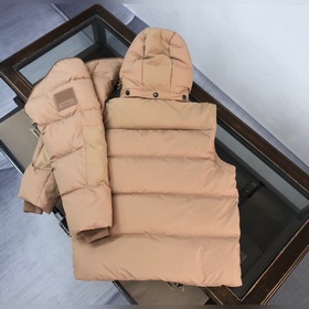 Короткая пуховая куртка Burberry BBR с