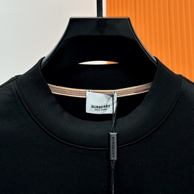 Burberry Осень/Зима 2026 Новинка： длин