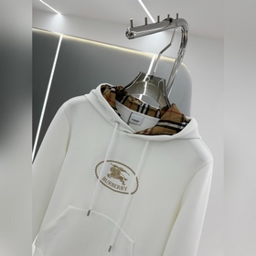 Новая толстовка Burberry Pre-Fall 2026