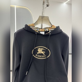 Новая толстовка Burberry Pre-Fall 2026
