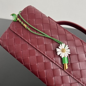 BV Новинка Andiamo Clutch Small Daisy 