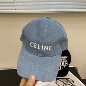 Кепка Celine New Triumph Arch с вышивк