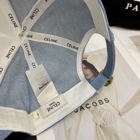 Кепка Celine New Triumph Arch с вышивк