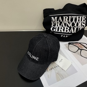 CELINE Новая бейсболка с вышивкой «Три