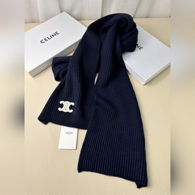 Классический кашемировый шарф CELINE. 