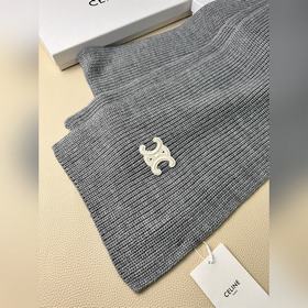 Классический кашемировый шарф CELINE. 