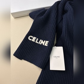 Классический кашемировый шарф CELINE. 