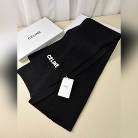 Классический кашемировый шарф CELINE. 
