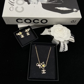 Колье и серьги-гвоздики  Chanel 25c
