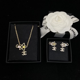Колье и серьги-гвоздики  Chanel 25c 