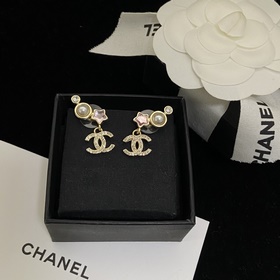 Chanel  Серьги-гвоздики New Star Doub
