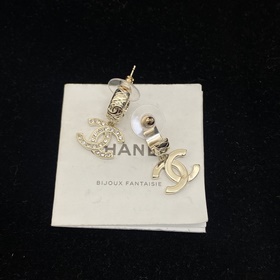 Серьги Chanel Double C Quilted Stud (т