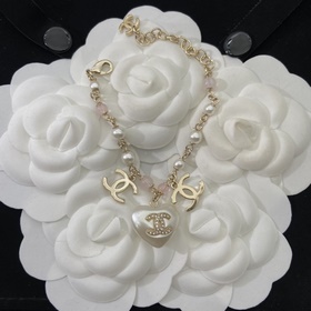 Набор жемчужных украшений Chanel в фор