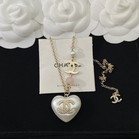 Набор жемчужных украшений Chanel в фор