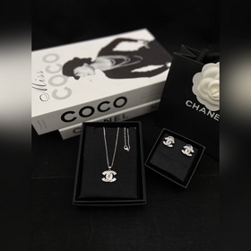 Набор Chanel CC с бриллиантами  Колл