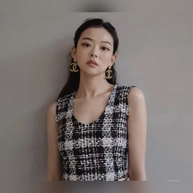 Ch@nel Double C Glossy Classic Stud Ea