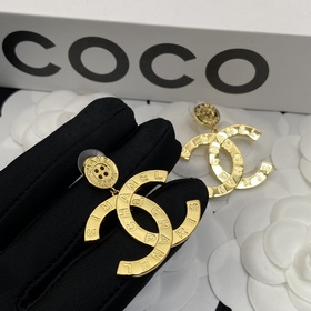 Ch@nel Double C Glossy Classic Stud Ea