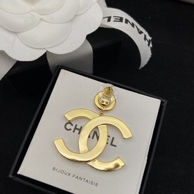 Ch@nel Double C Glossy Classic Stud Ea