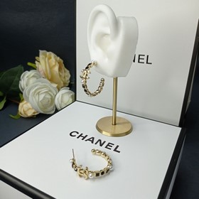 Серьги Chanel с застежкой-гвоздиком, н