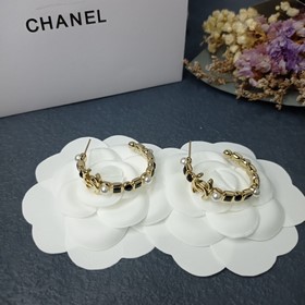 Серьги Chanel с застежкой-гвоздиком, н